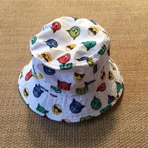 Emoji Buckethat